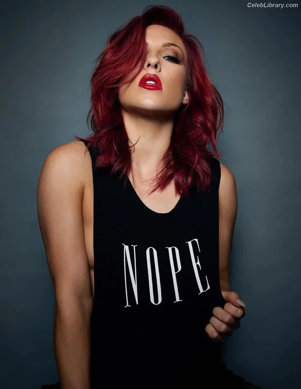 Sharna Burgess photo 11 of 26