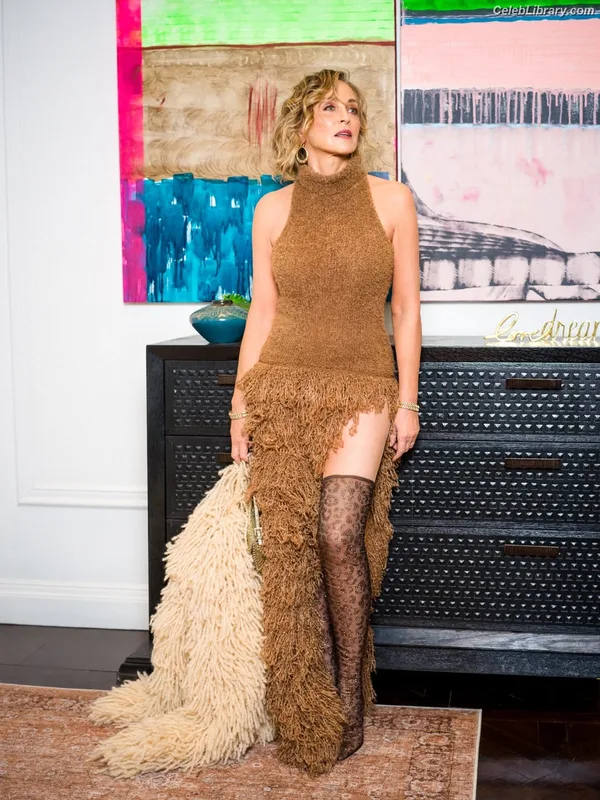 Sharon Stone photo 11 of 184
