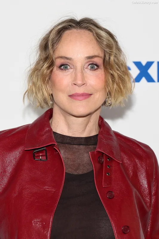 Sharon Stone photo 23 of 184