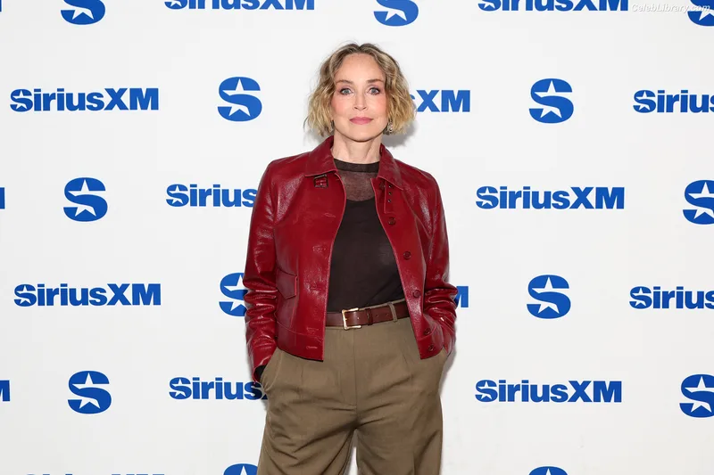 Sharon Stone photo 1 of 184