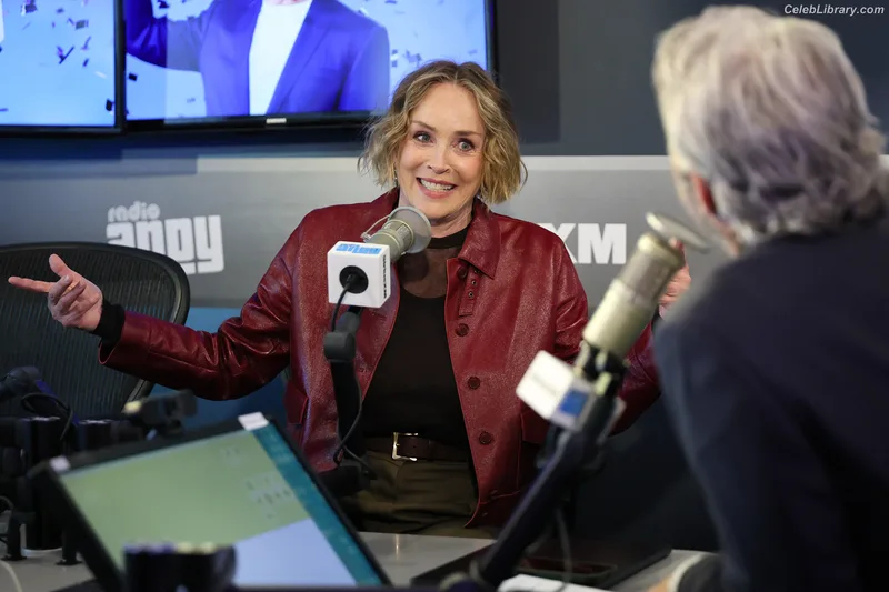 Sharon Stone photo 4 of 184