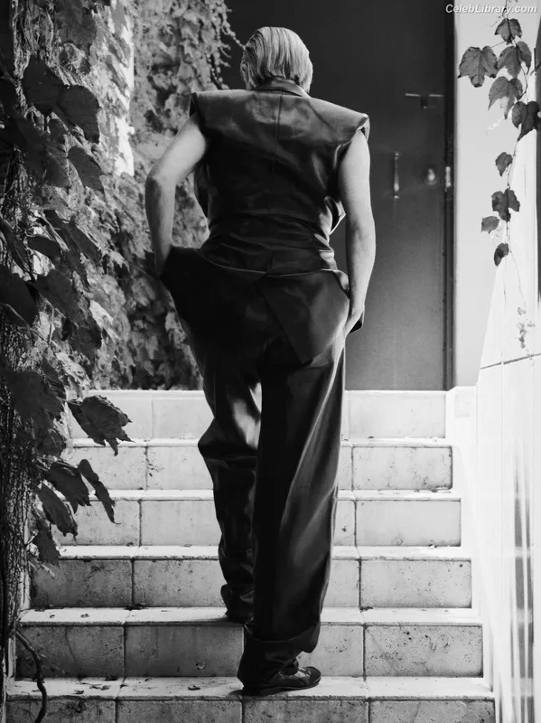 Sharon Stone photo 12 of 184