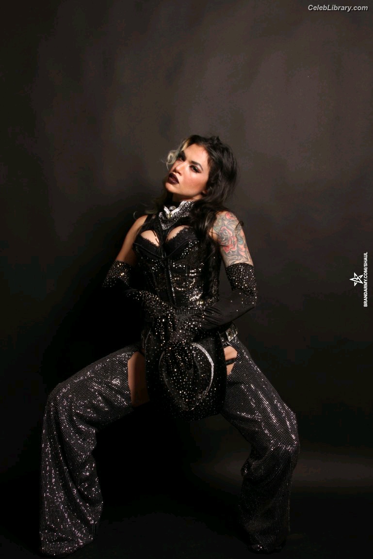 Shaul Guerrero photo 3 of 19