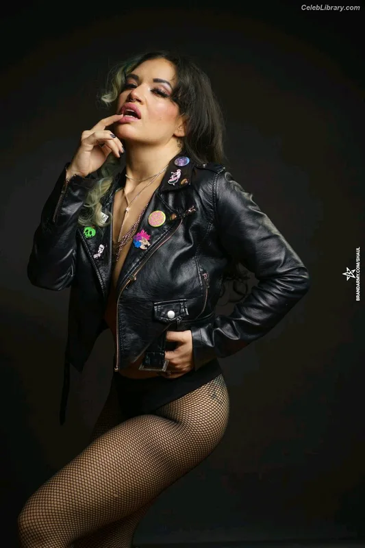Shaul Guerrero photo 9 of 19