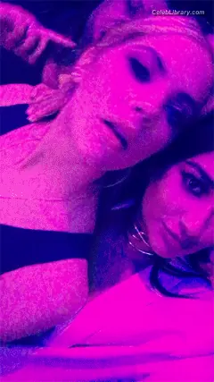 Shay Mitchell photo 16 of 578