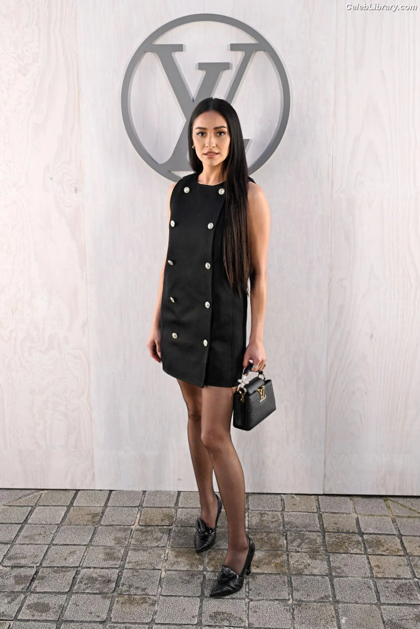 Shay Mitchell photo 14 of 578