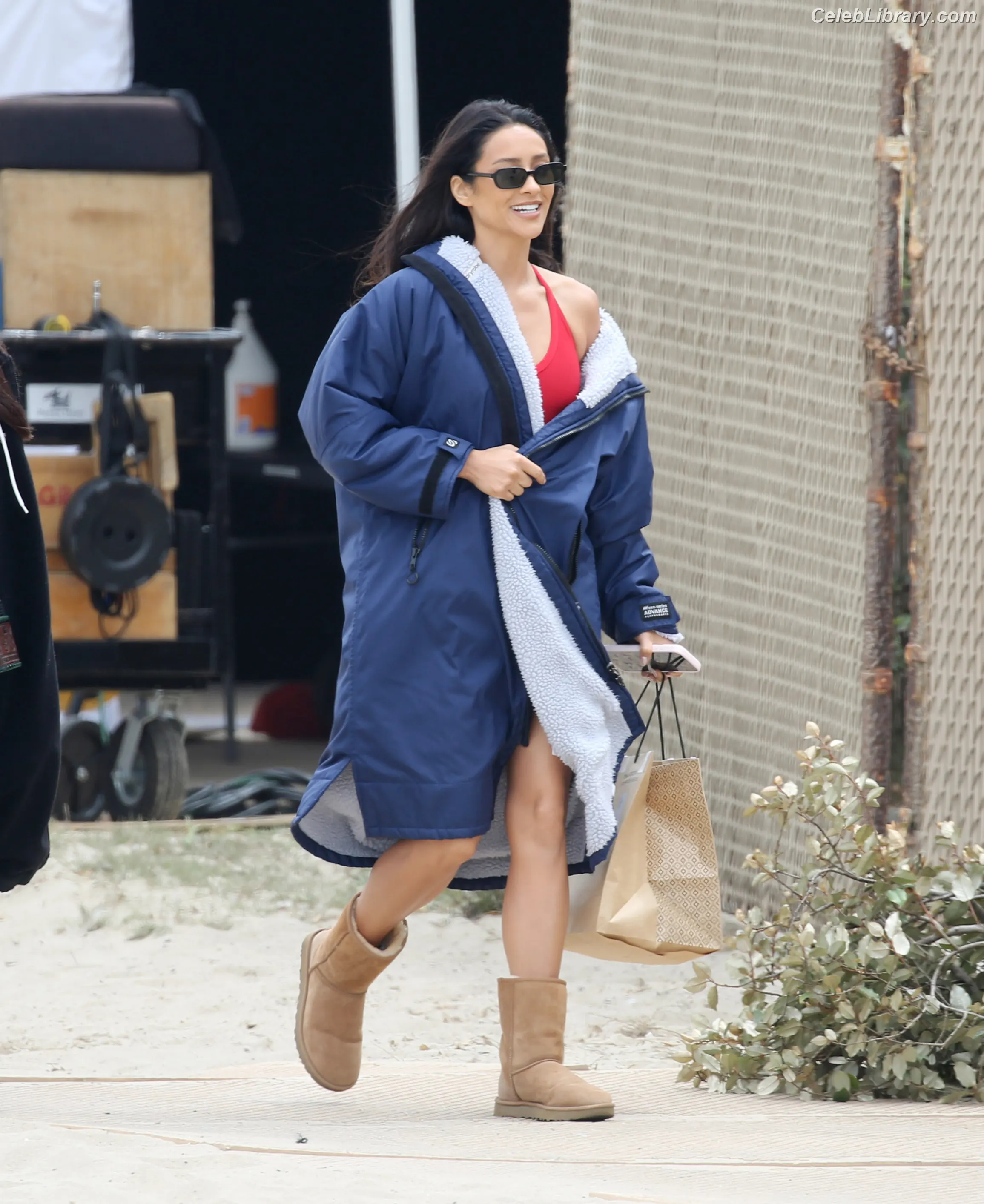 Shay Mitchell photo 9 of 578