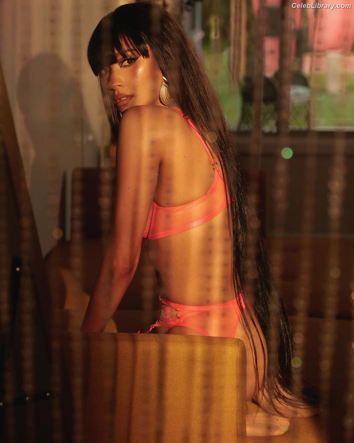 Shay Mitchell photo 14 of 578