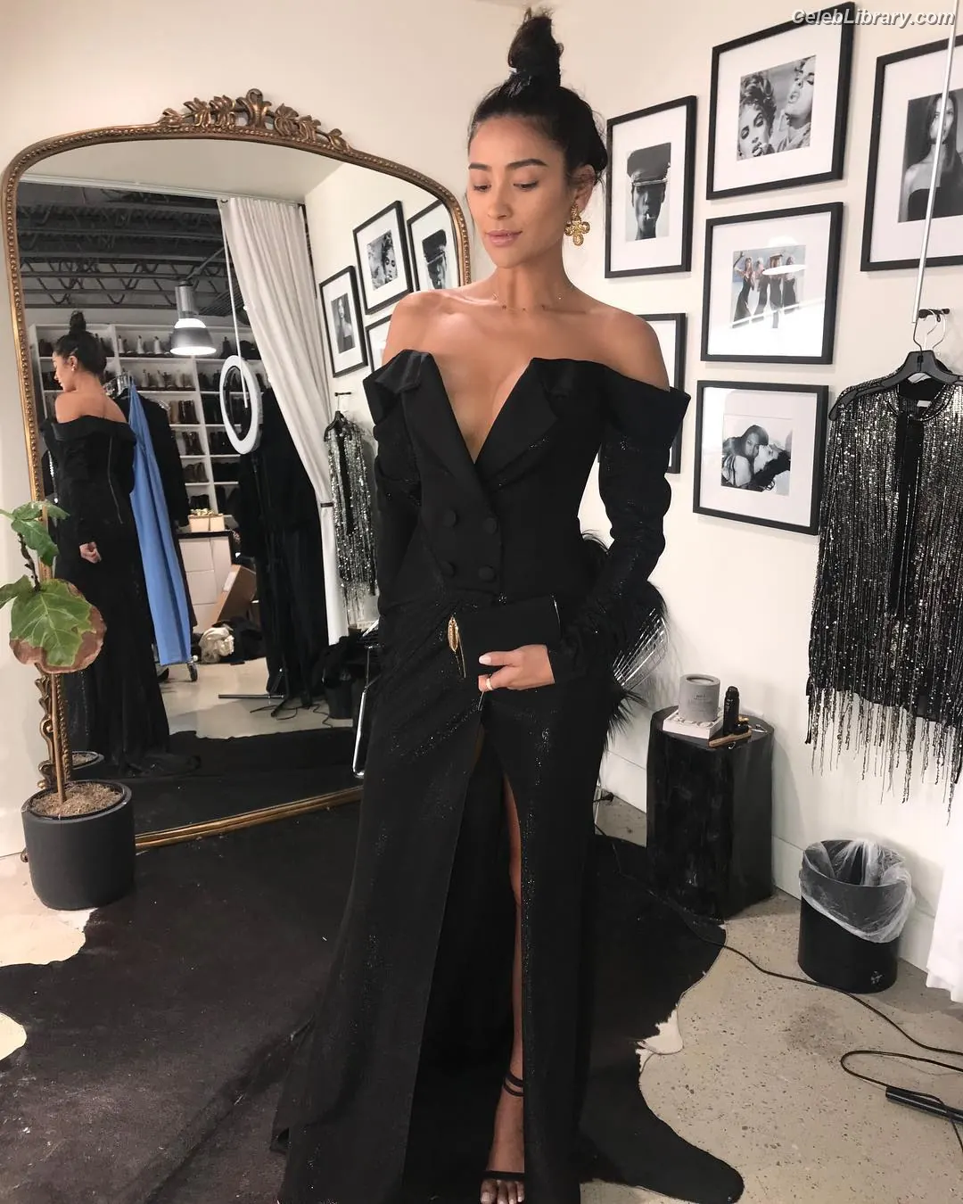 Shay Mitchell photo 22 of 578