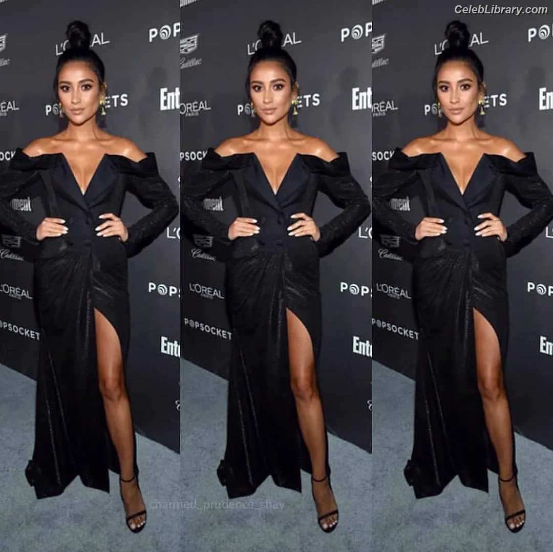 Shay Mitchell photo 6 of 578