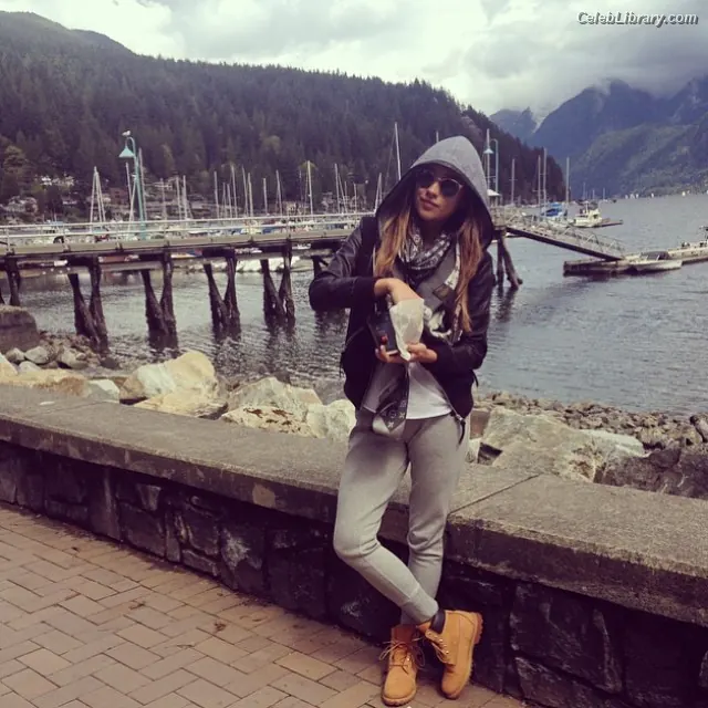 Shay Mitchell photo 12 of 578