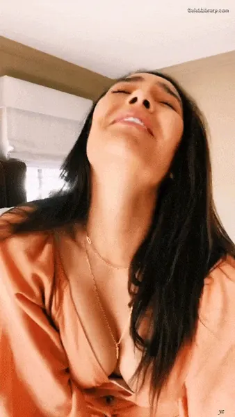 Shay Mitchell photo 16 of 578