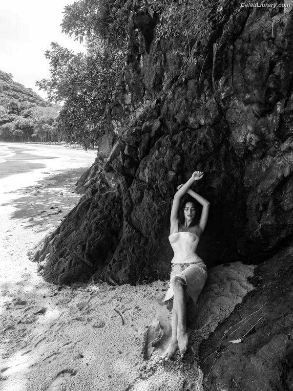 Shay Mitchell photo 22 of 560