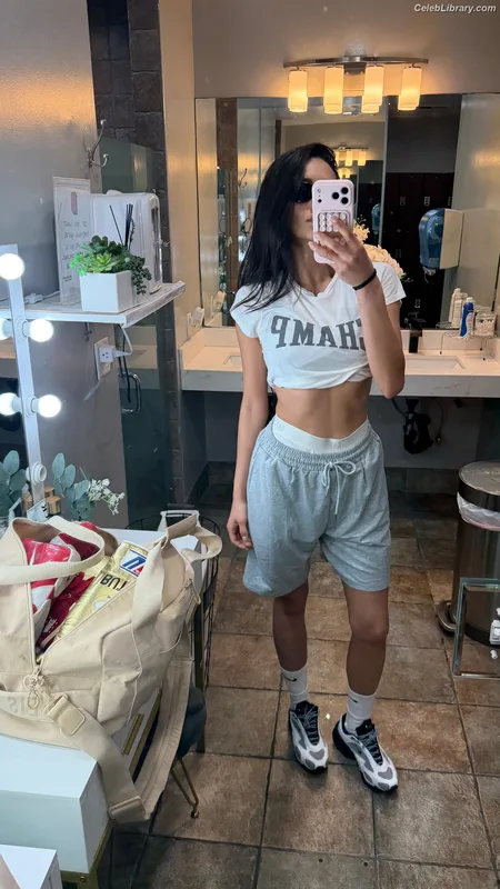Shay Mitchell photo 10 of 560