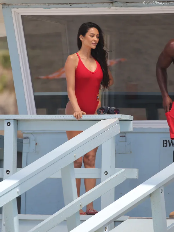 Shay Mitchell photo 13 of 560