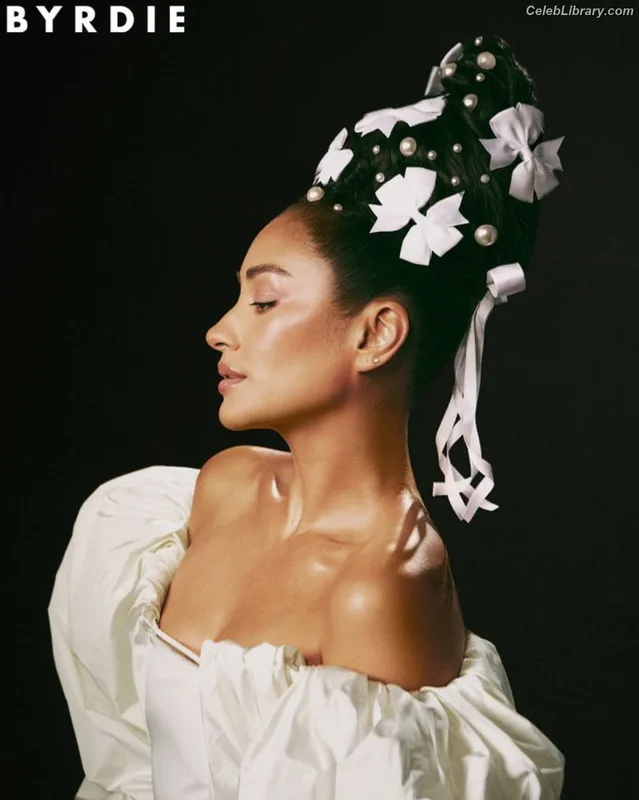 Shay Mitchell photo 11 of 560