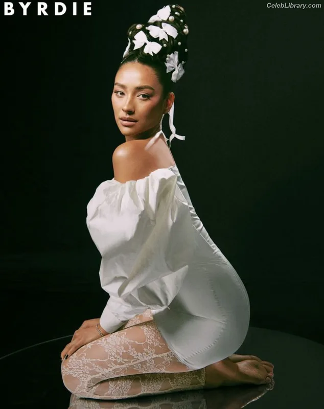 Shay Mitchell photo 12 of 560