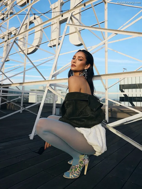 Shay Mitchell photo 13 of 560