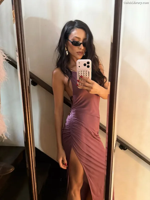 Shay Mitchell photo 19 of 560