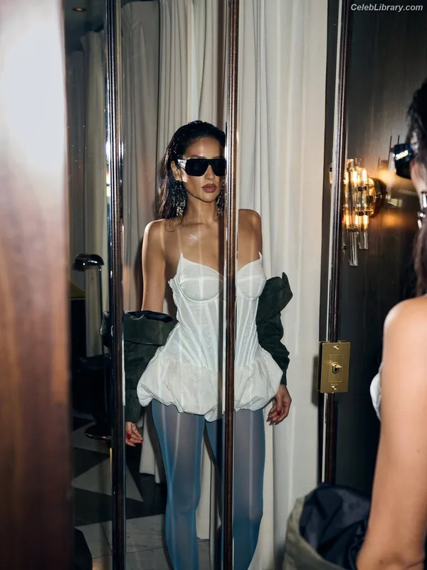 Shay Mitchell photo 22 of 560