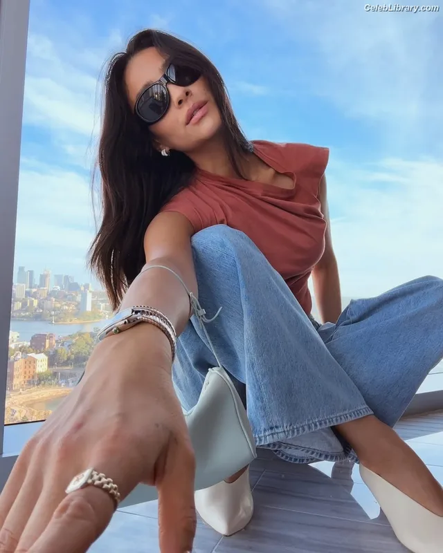 Shay Mitchell photo 22 of 560