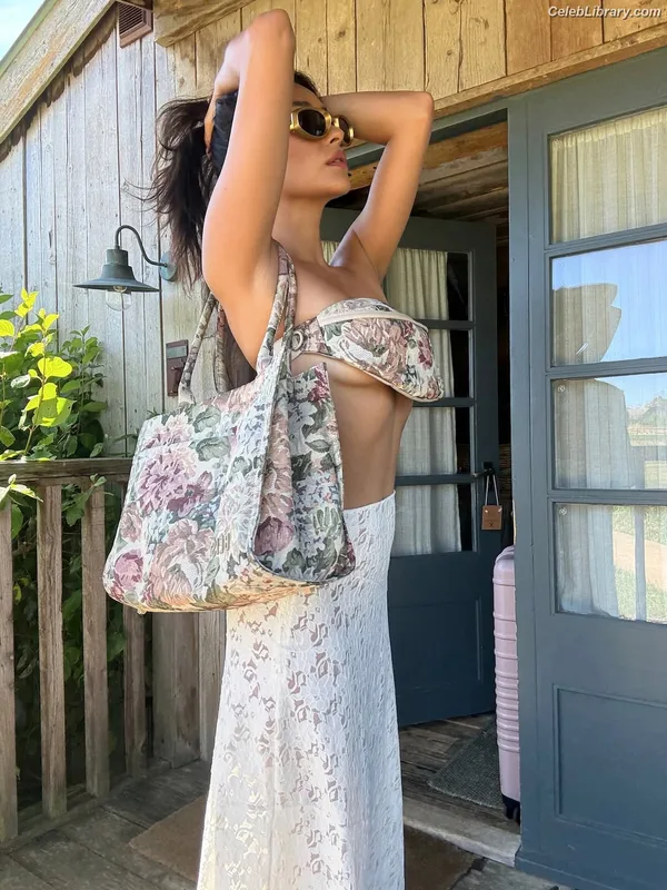 Shay Mitchell photo 12 of 560