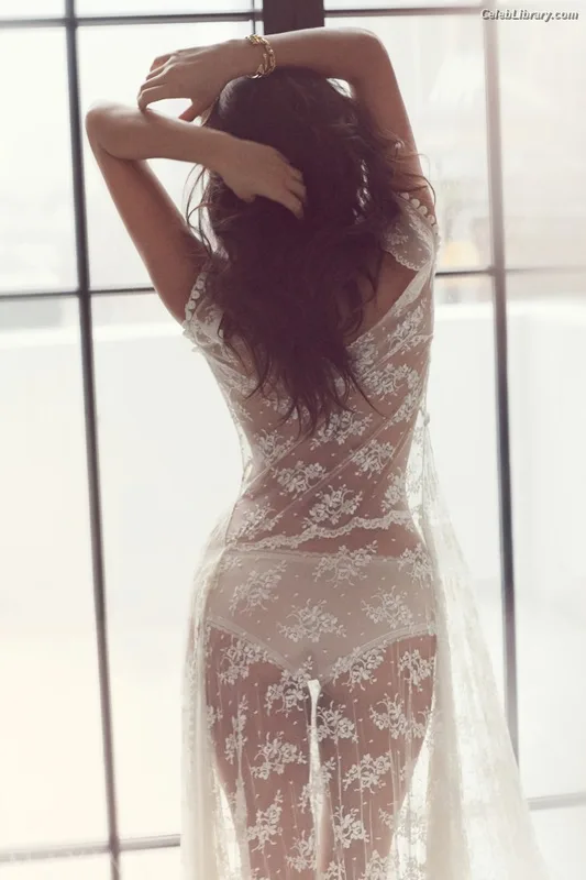 Shay Mitchell photo 11 of 560