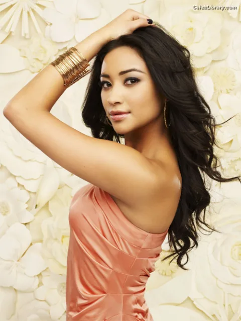 Shay Mitchell photo 18 of 560