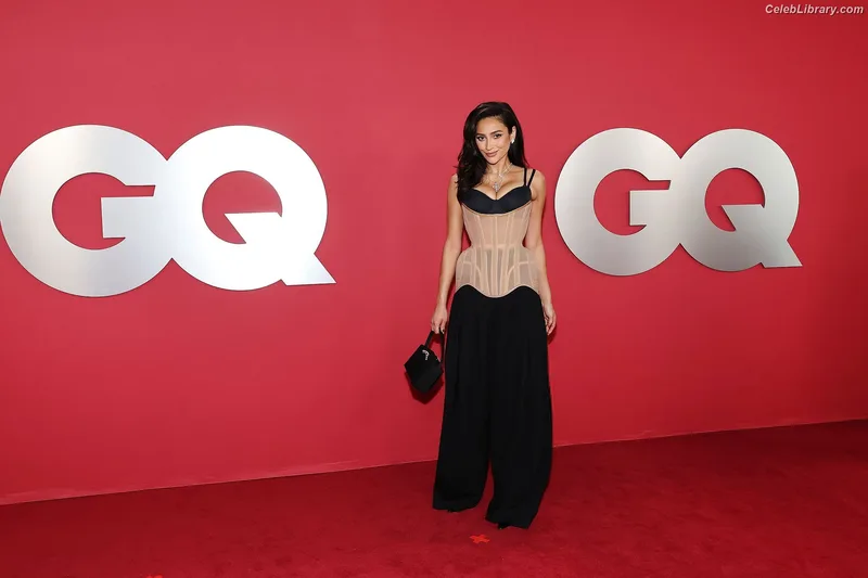 Shay Mitchell photo 24 of 560