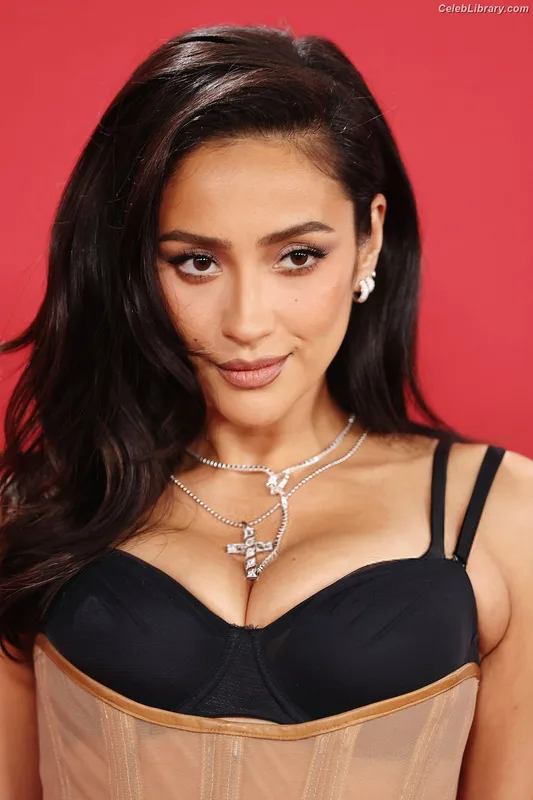 Shay Mitchell photo 3 of 560