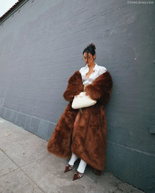 Shay Mitchell photo 21 of 560