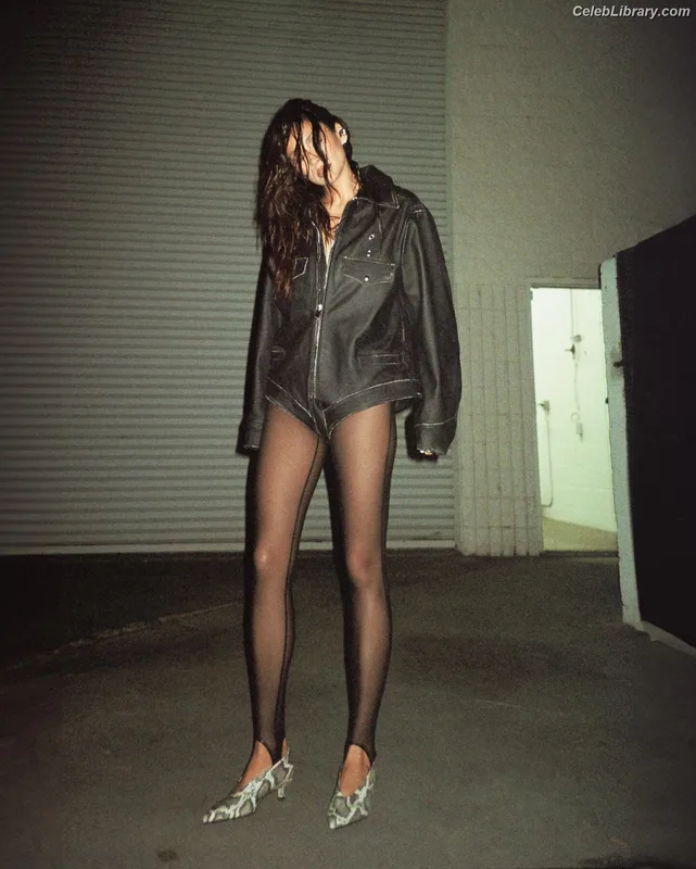 Shay Mitchell photo 16 of 560