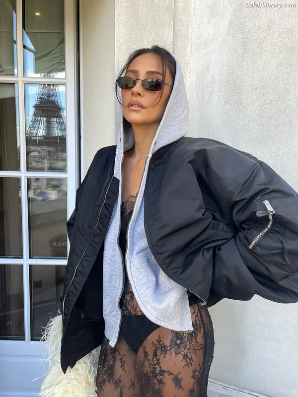 Shay Mitchell photo 19 of 560