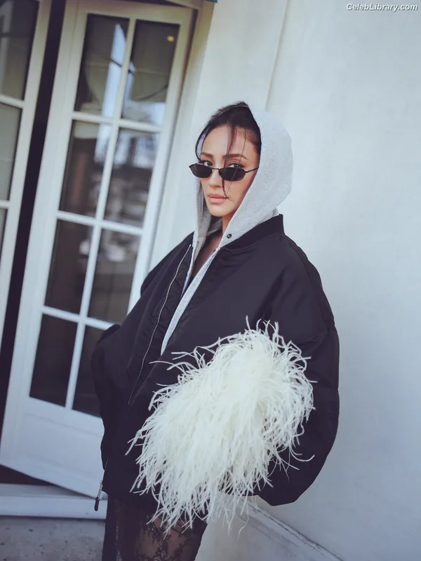 Shay Mitchell photo 20 of 560