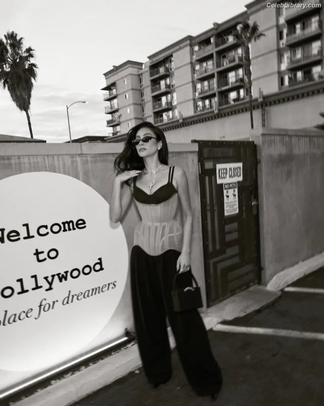 Shay Mitchell photo 8 of 560