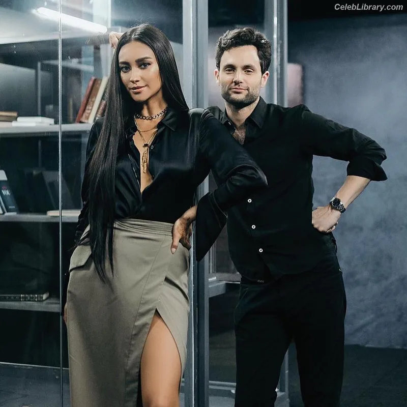 Shay Mitchell photo 3 of 560