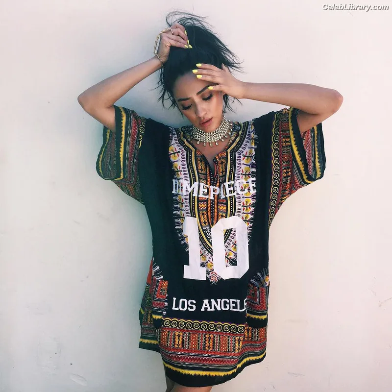Shay Mitchell photo 24 of 560