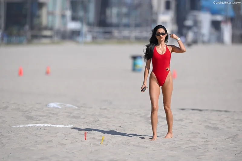 Shay Mitchell photo 4 of 560