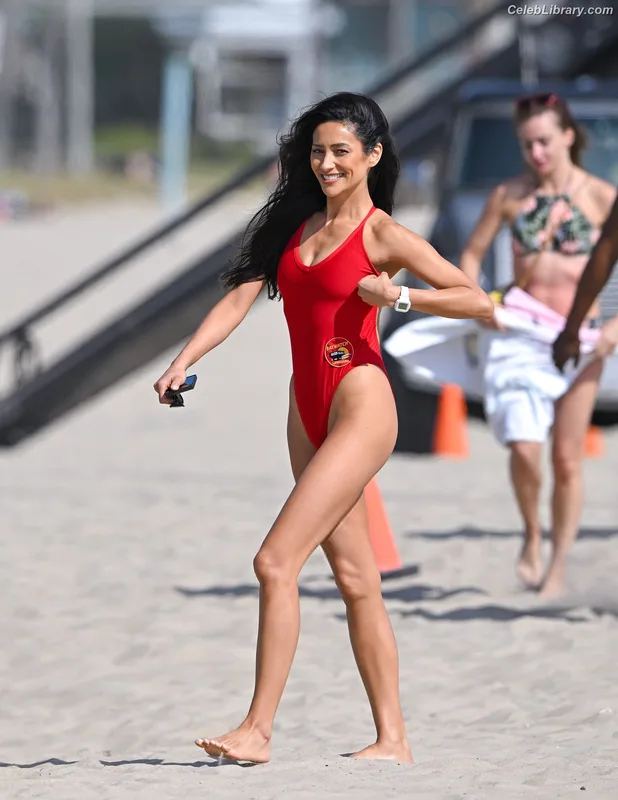 Shay Mitchell photo 7 of 560