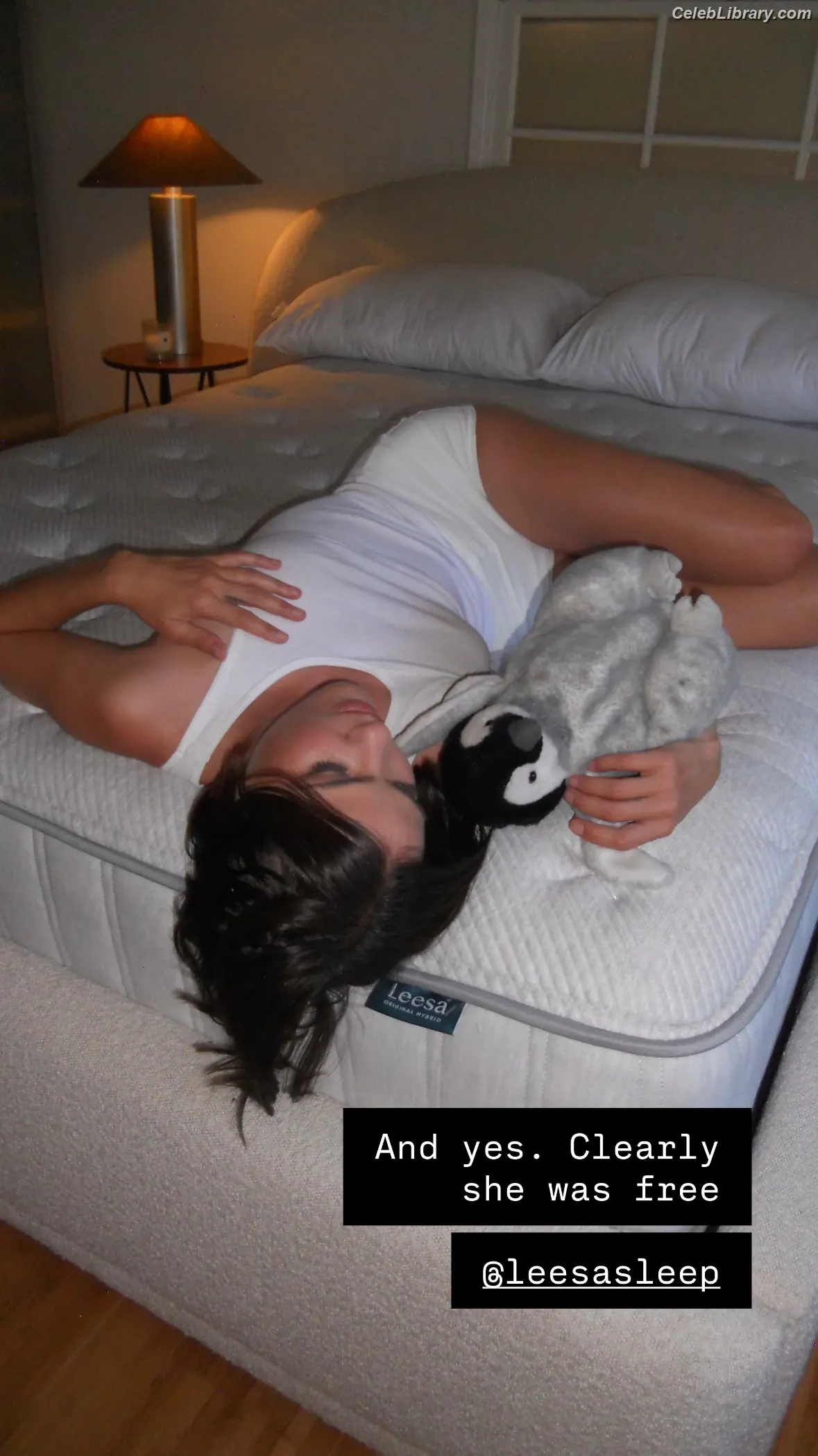 Shelley Hennig photo 17 of 183