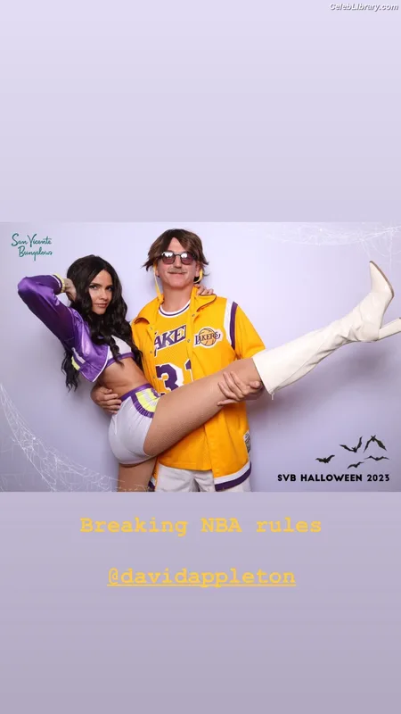 Shelley Hennig photo 18 of 182