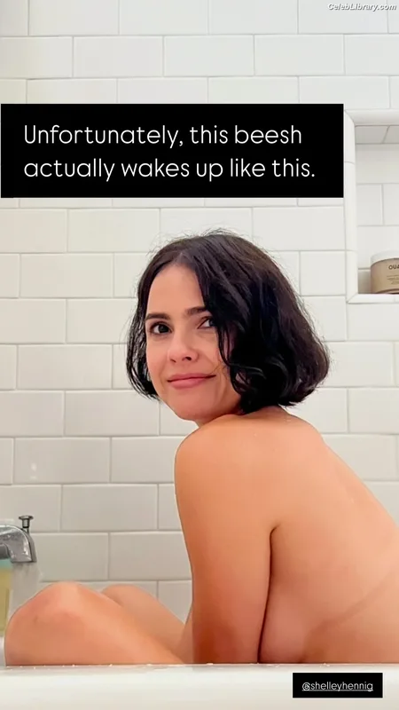 Shelley Hennig photo 4 of 182
