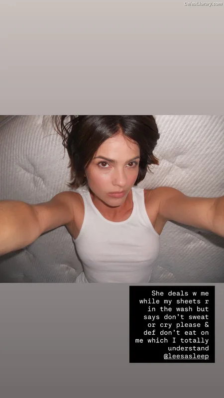 Shelley Hennig photo 13 of 182