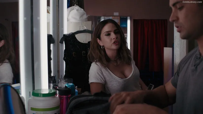 Shelley Hennig photo 23 of 182
