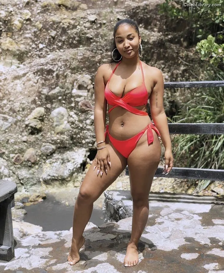 Shenseea photo 5 of 321