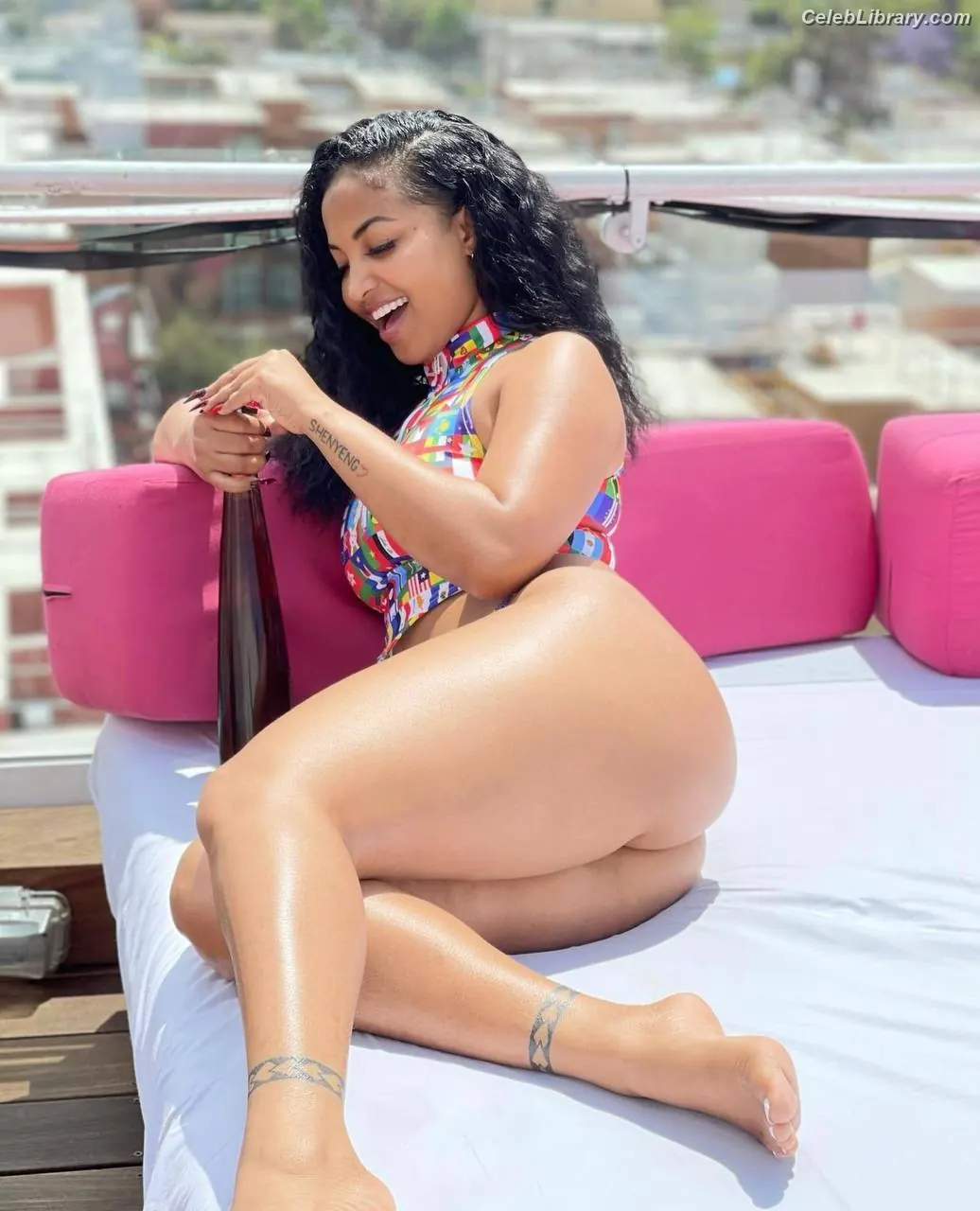 Shenseea photo 14 of 321