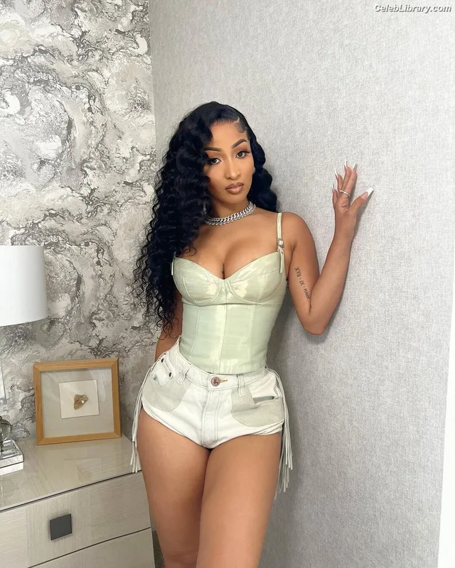 Shenseea photo 22 of 322
