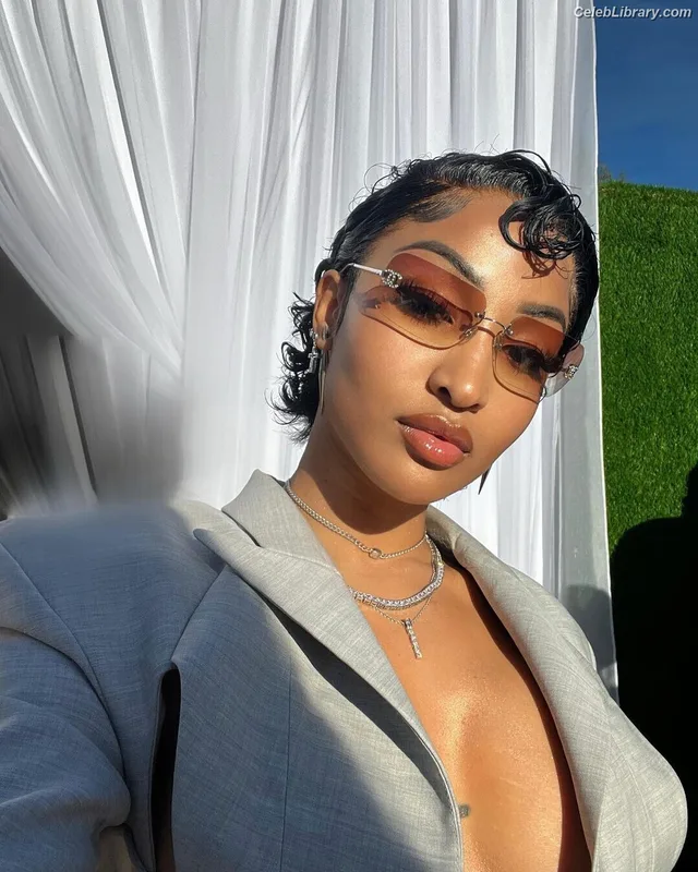 Shenseea photo 12 of 322