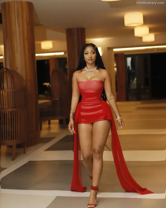 Shenseea photo 1 of 322