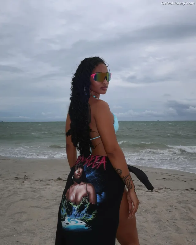 Shenseea photo 16 of 322